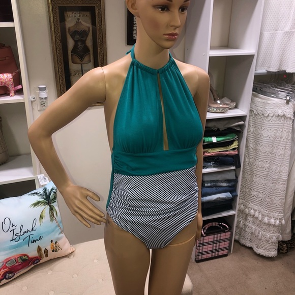 Cupshe NWT! One Piece Swimsuit - Picture 6 of 14